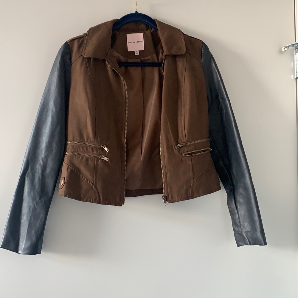 Jacket with leather sleeves